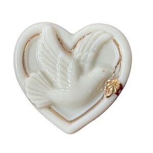 Lenox Heart Dove Brooch Ceramic White/Gold 1 1/2 sq
